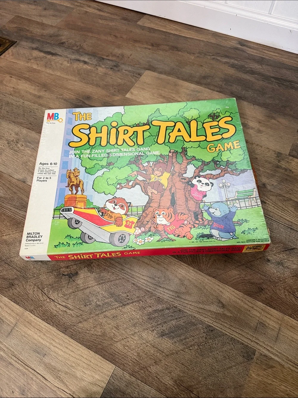 Milton Bradley The Shirt Tales Game - Green Box Family Puzzle Game